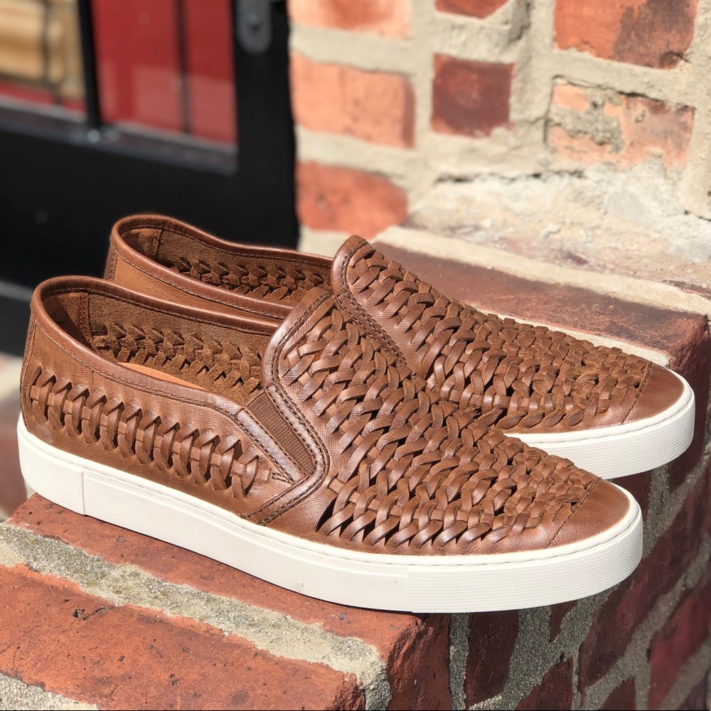 🆕Frye Gabe woven slip on, brown, Sz 9